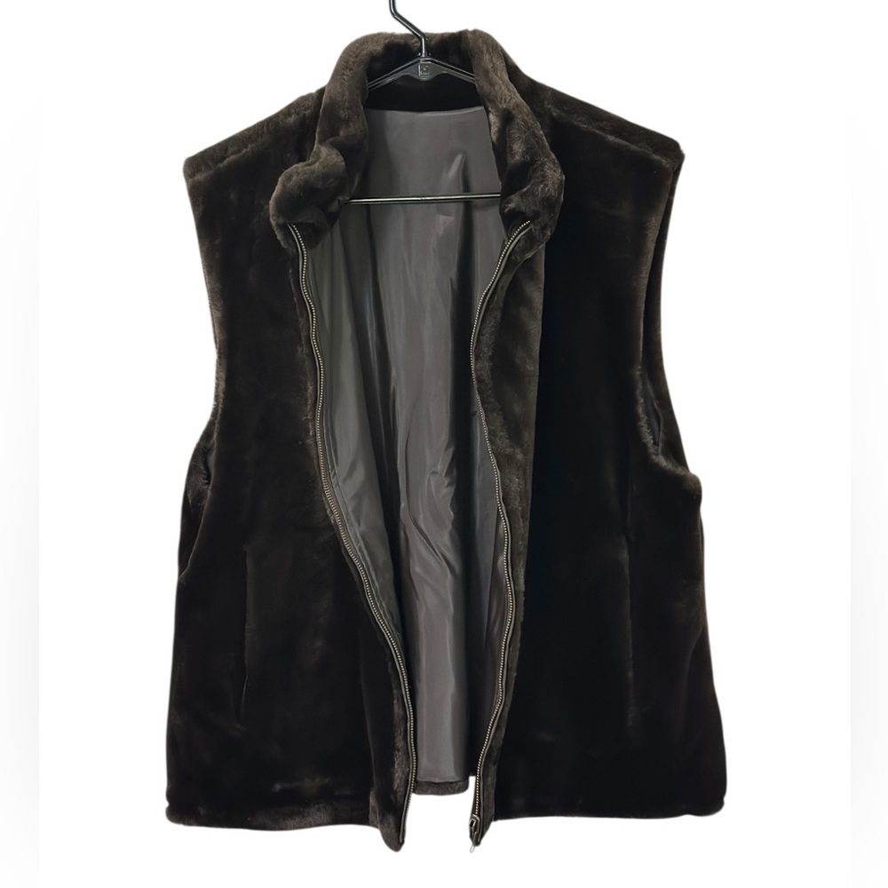 Dark Brown Women’s Faux Fur Zippered Vest with Pockets